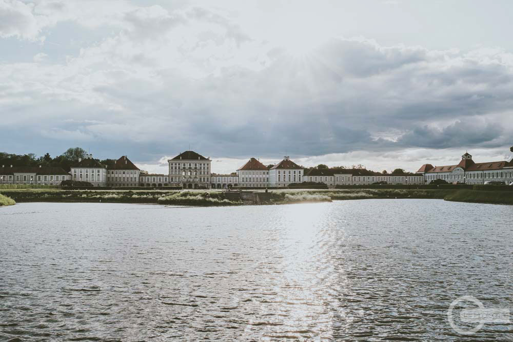 Schloss-Nymphenburg-Stadtseite-Rondell