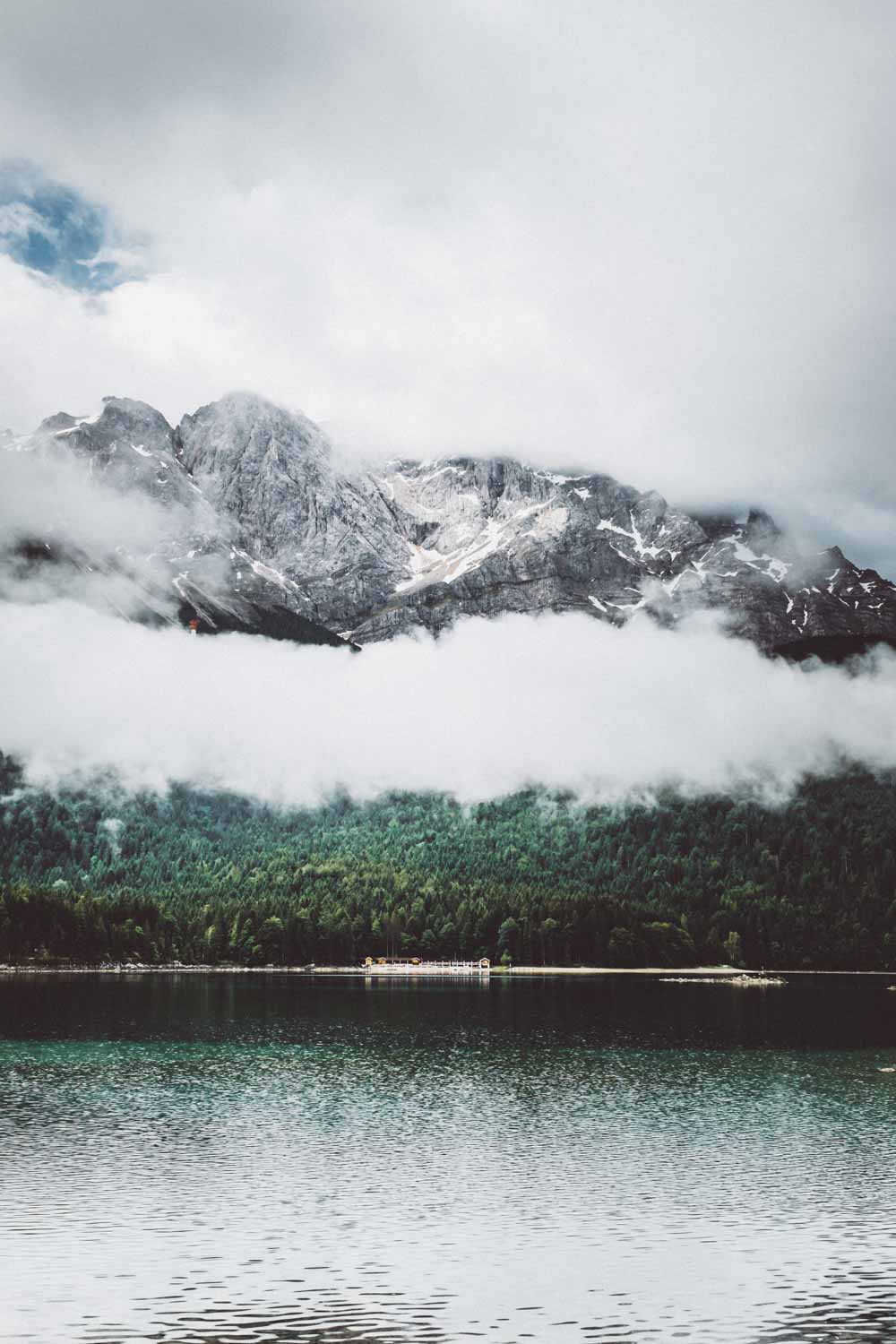 Blick über den Eibsee zum Wetterstein