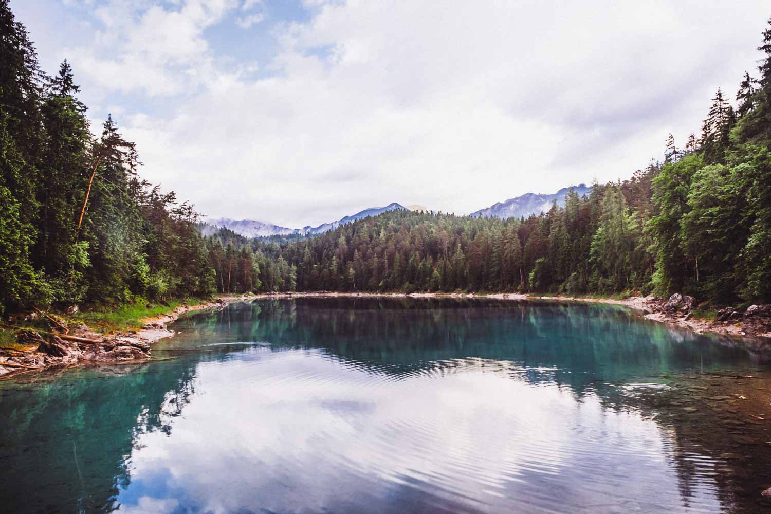 Der Obere See mit türkis schmierendem Wasser