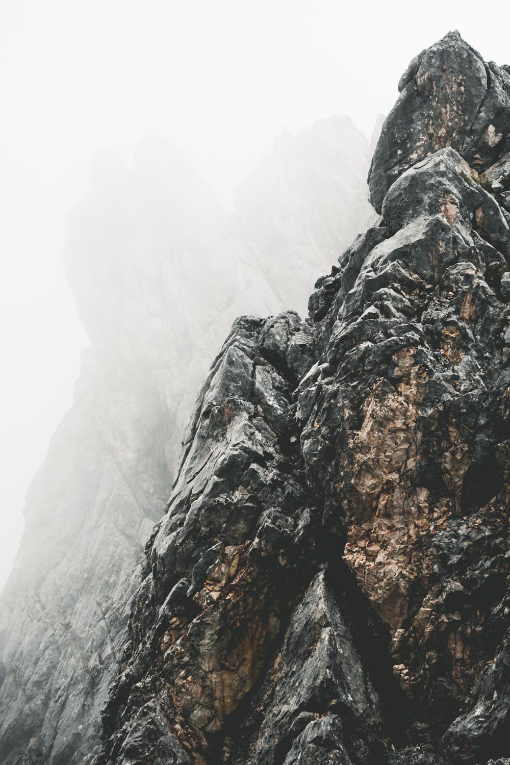 Mehr als grauer Fels - Die Farben des Gebirges