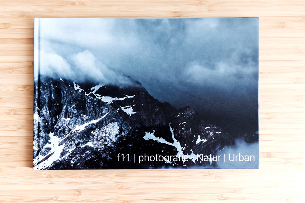 Das Frontcover - Stabil und kein übertriebener Glanz