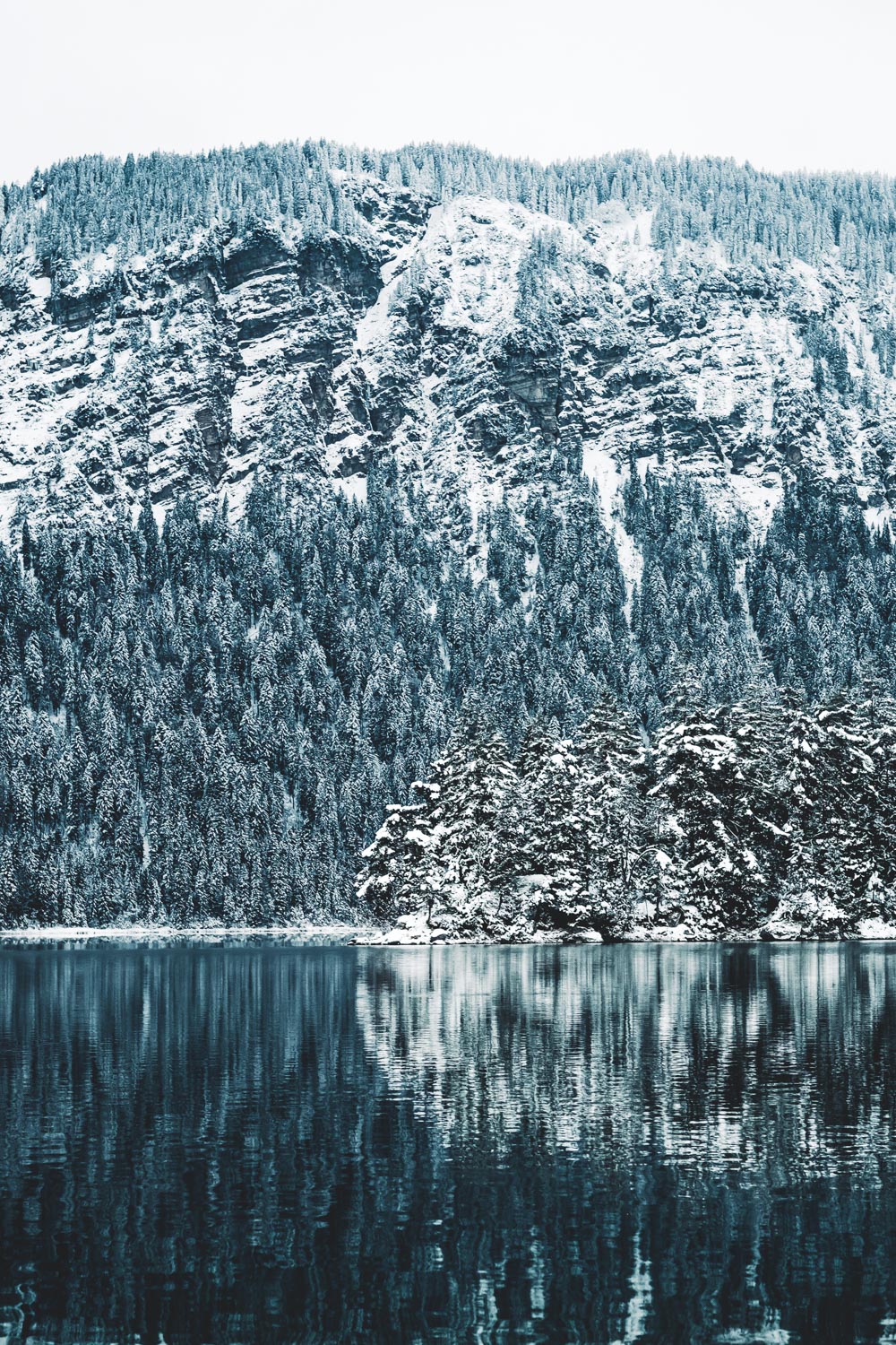 Die gesamte Landschaft um den Eibsee war mit einer dicken Schneedecke bedeckt