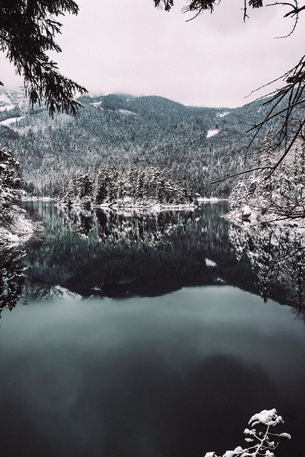 Unterwegs-am-Eibsee-im-Winter-8