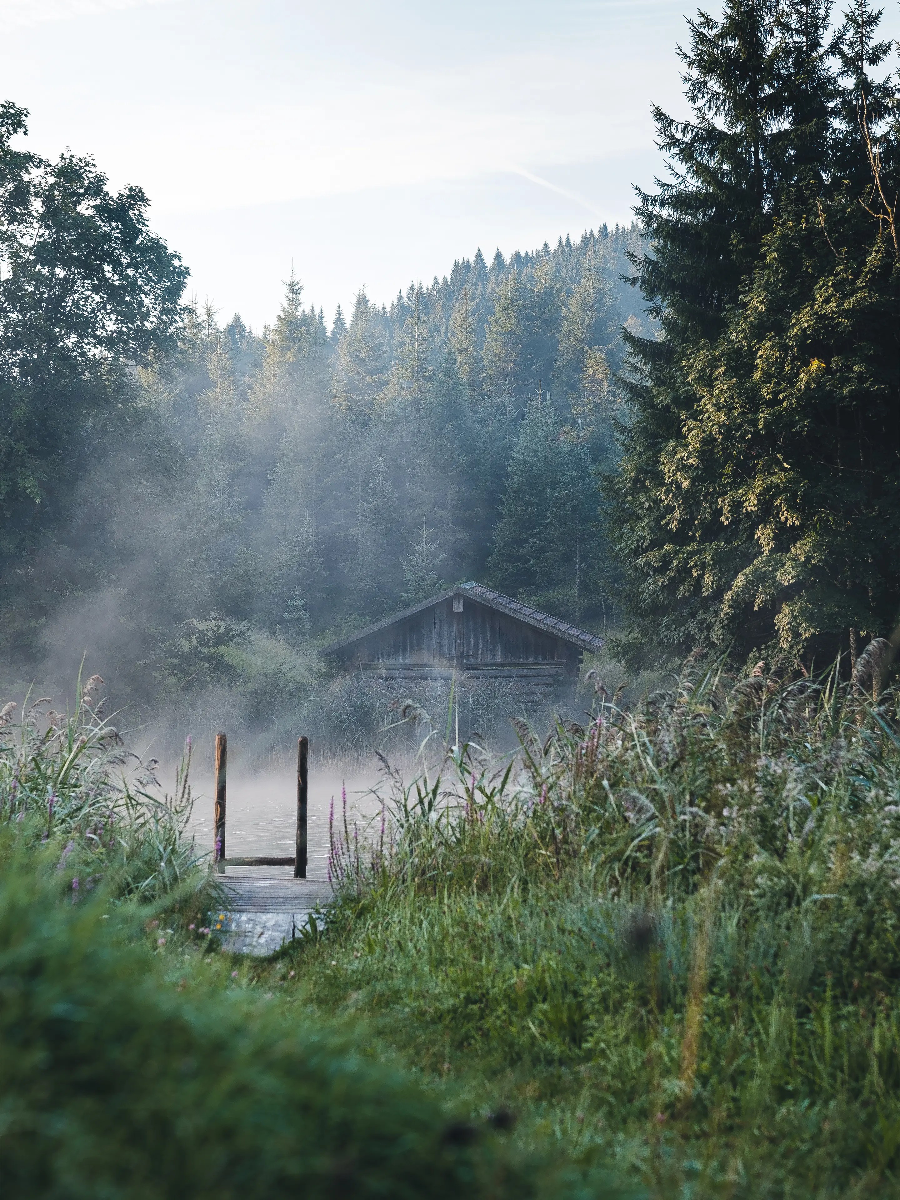 Auch die Hütten auf der anderen Seite des Sees sind ein interessantes Motiv.