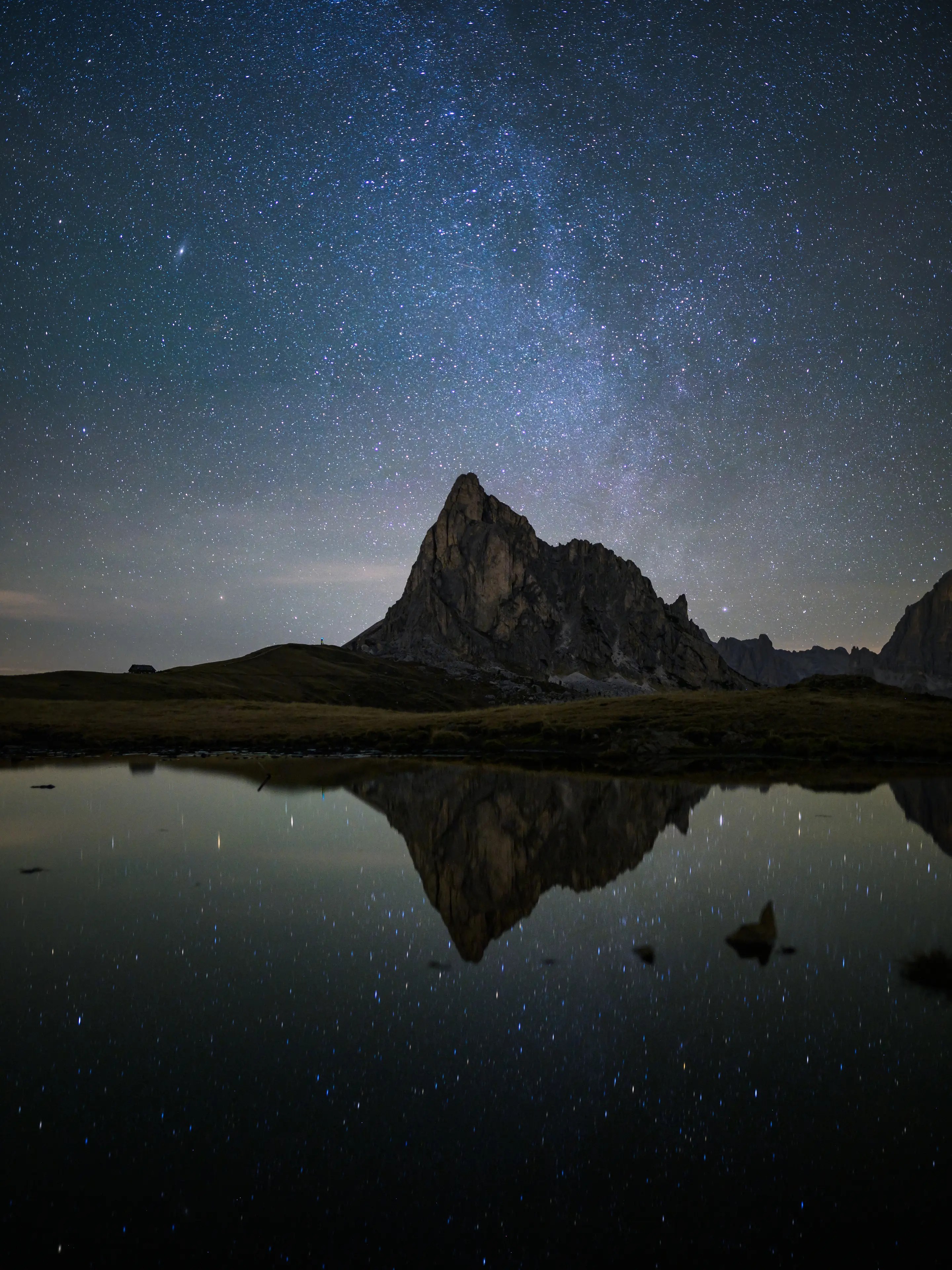 Im Herbst ist nur noch ein Teil der Milchstraße sichtbar.