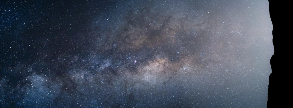 Das Teide-Plateau auf Teneriffa war bisher einer der besten Orte zum Fotografieren der Milchstraße für mich. Das Bild ist mit der Fujifilm X-T1 entstanden und um 90 Grad gedreht.