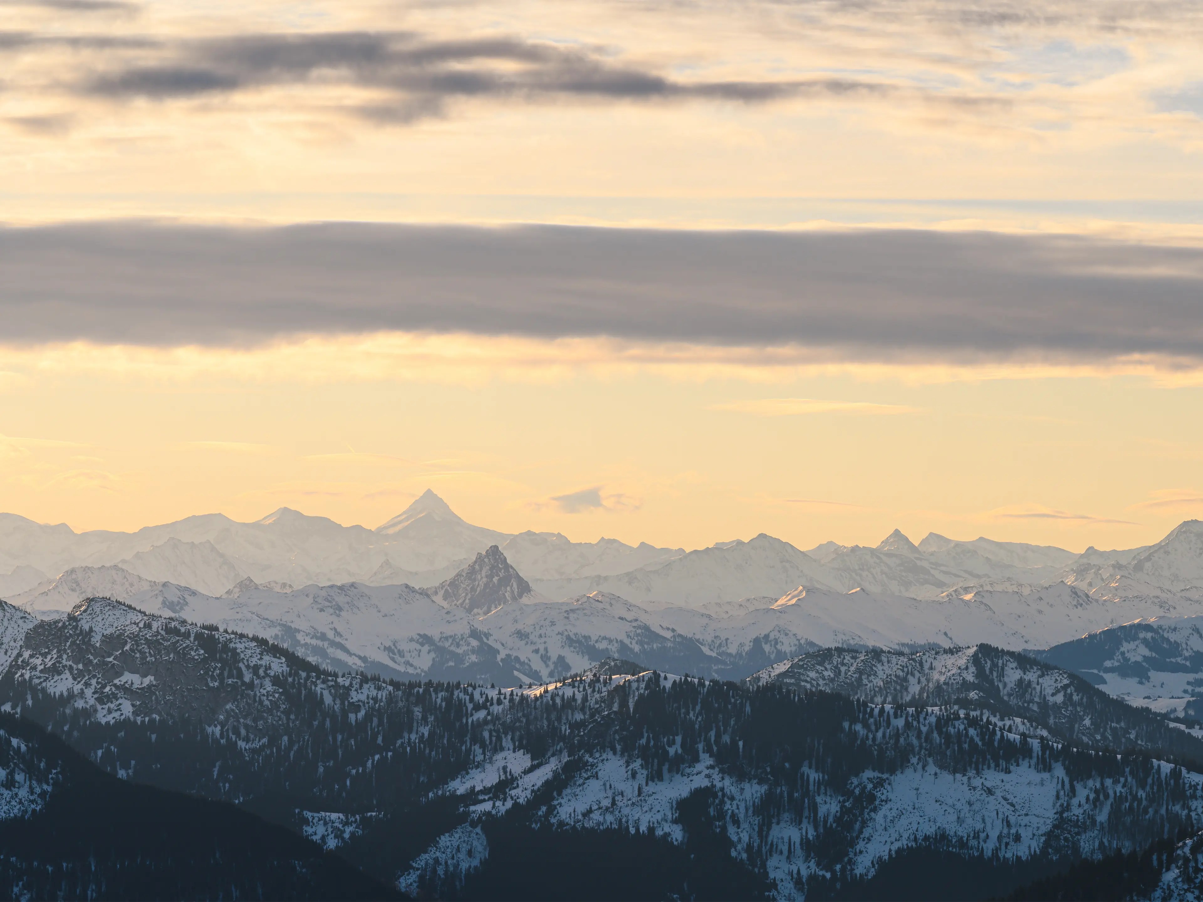 Mit Brennweiten im Telebereich rückt selbst der Großglockner nah heran.