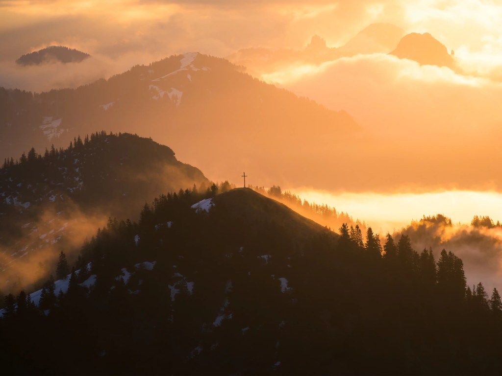 Der Gipfel des Hirschhörnlkopfs vom Jochberg aus gesehen.