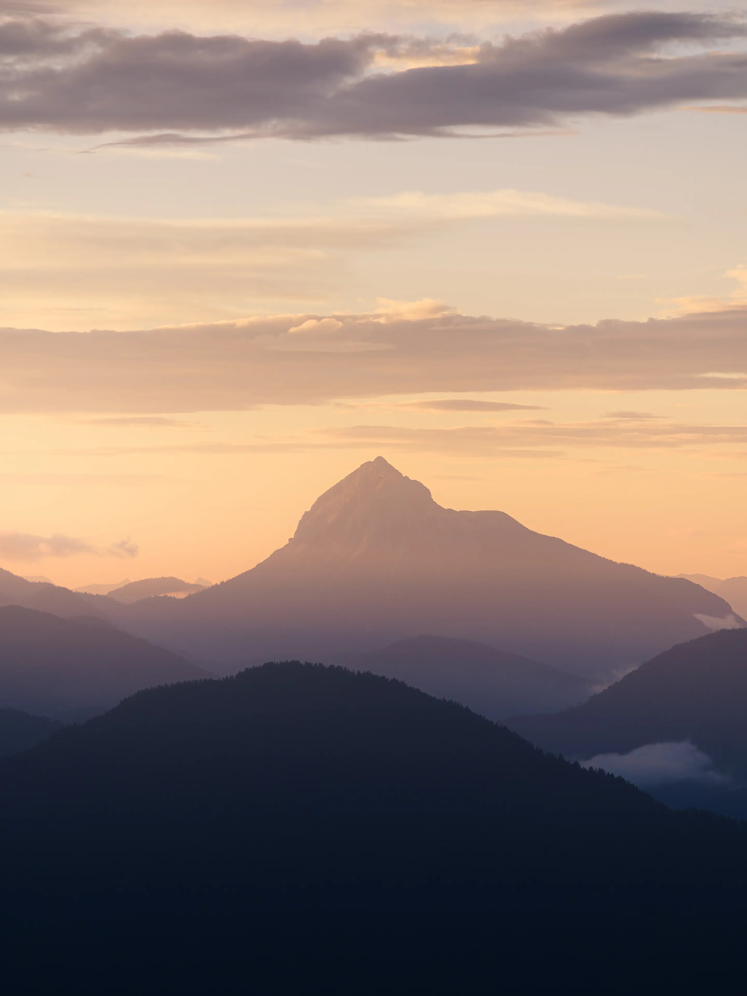 Der Guffert im Licht der gerade aufgegangen Sonne.