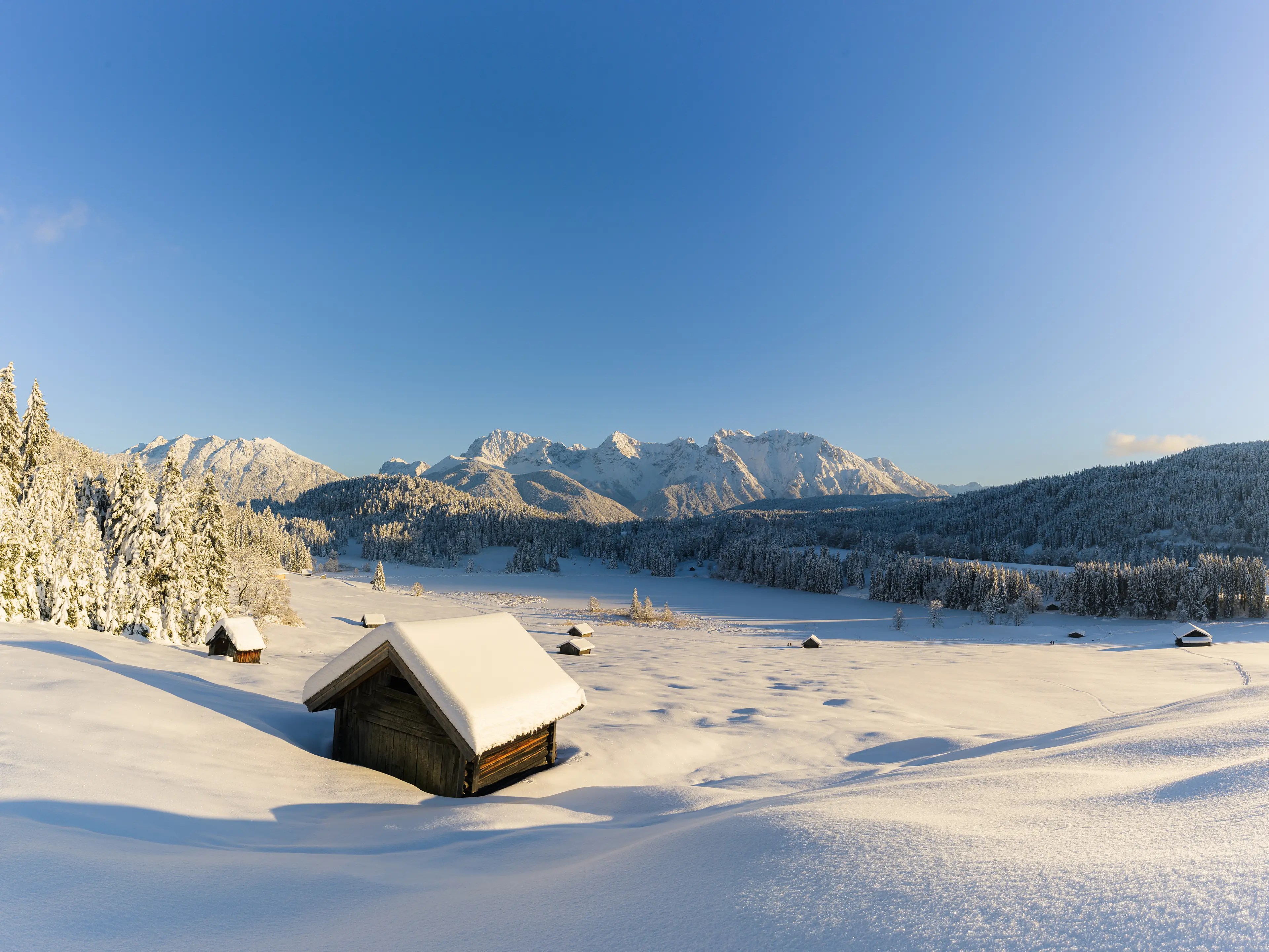 Winter am Geroldsee mit einer dicken Schneedecke