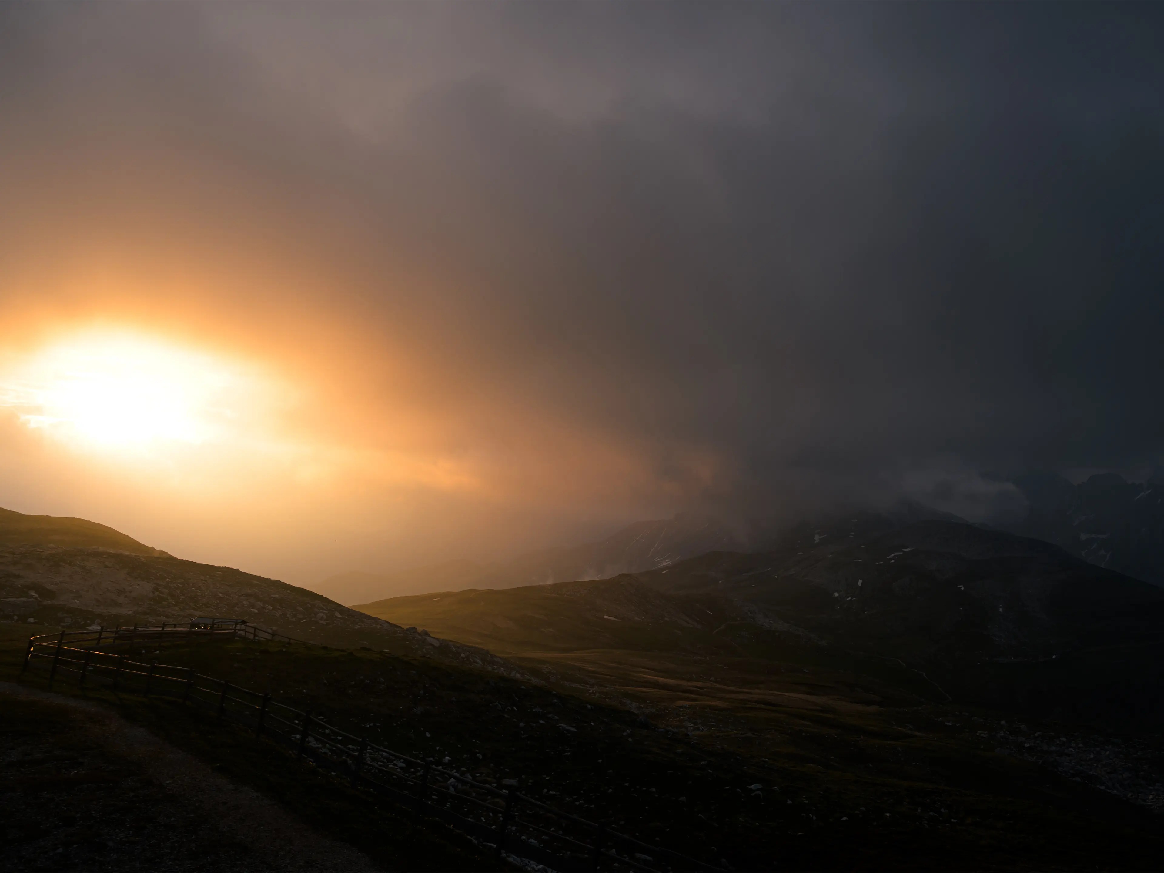 Ein stimmungsvoller Sonnenaufgang am Schlernhaus.