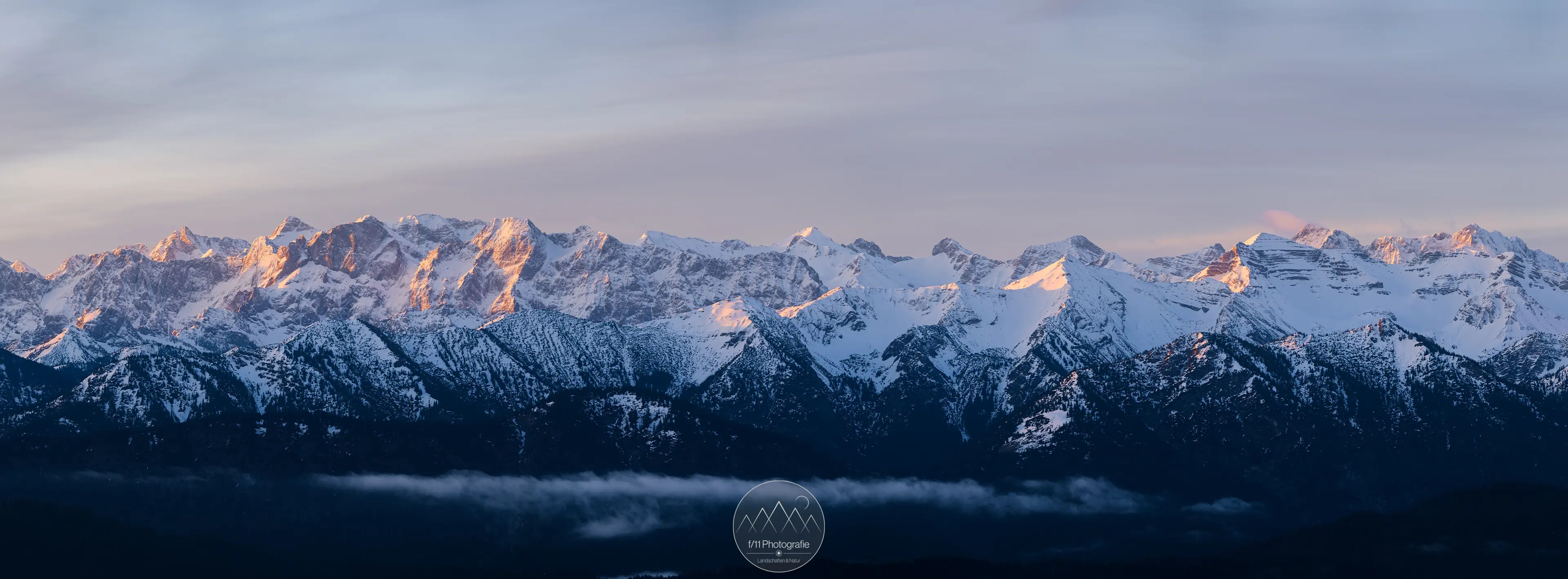 Der Blick und das Panorama des Karwendelgebirges sind auch am Jochberg einmalig, besonders morgens zum Sonnenaufgang.