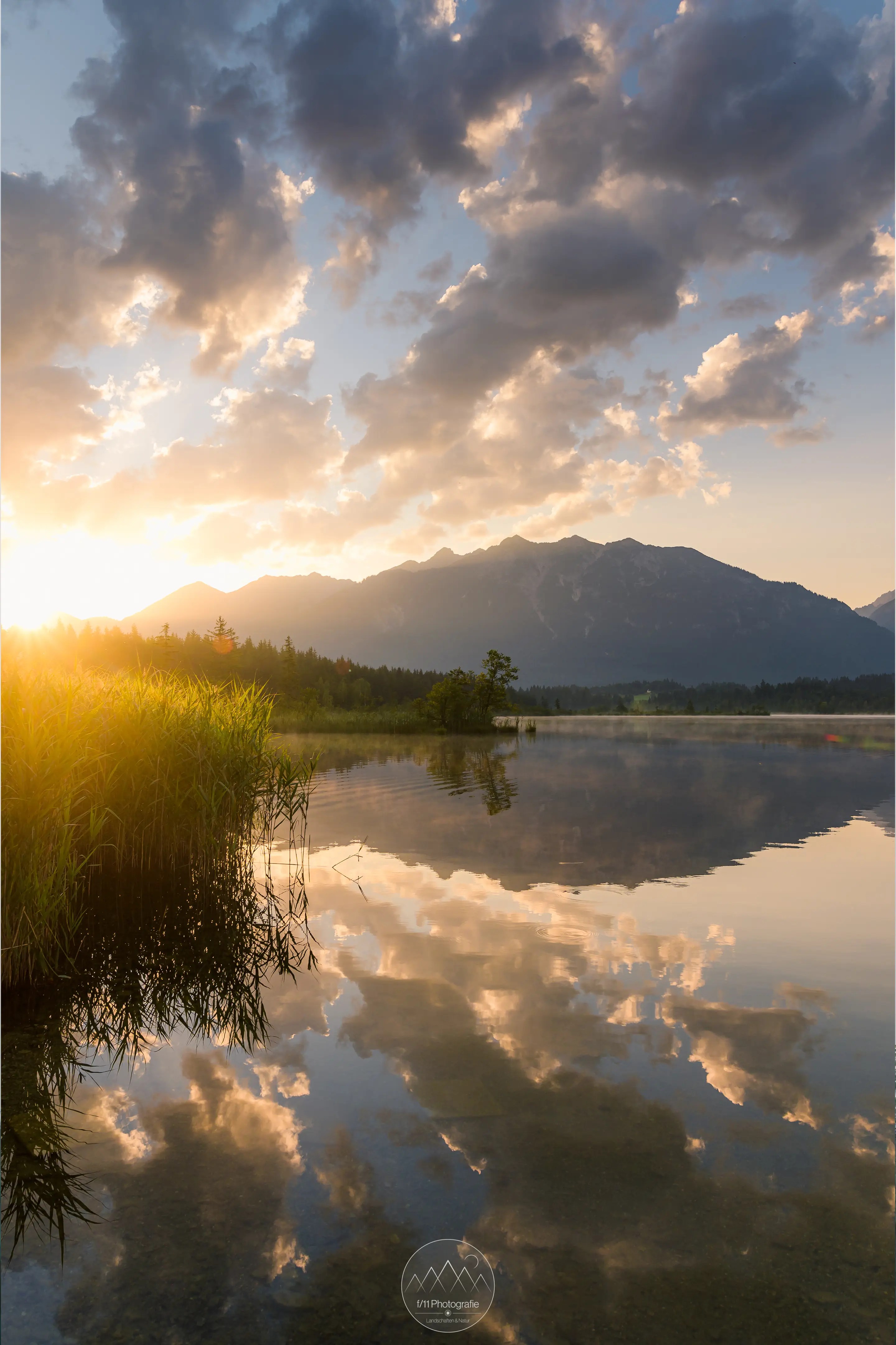 Für Sonnenaufgänge im Frühling und Sommer bietet die Badewiese zahlreiche Motive zum Fotografieren am Barmsee.