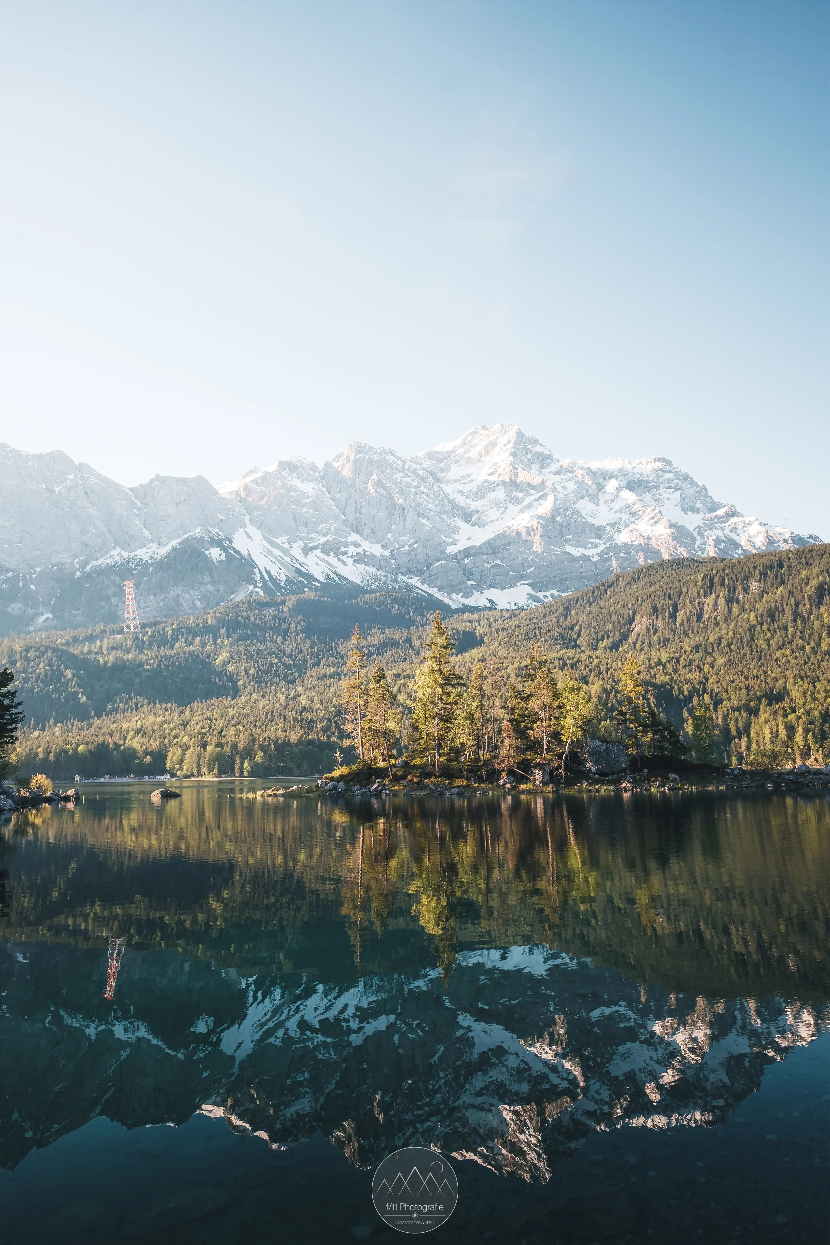 Auch einige Zeit nach Sonnenanfang lohnt sich ein Besuch am Hinkelstein.