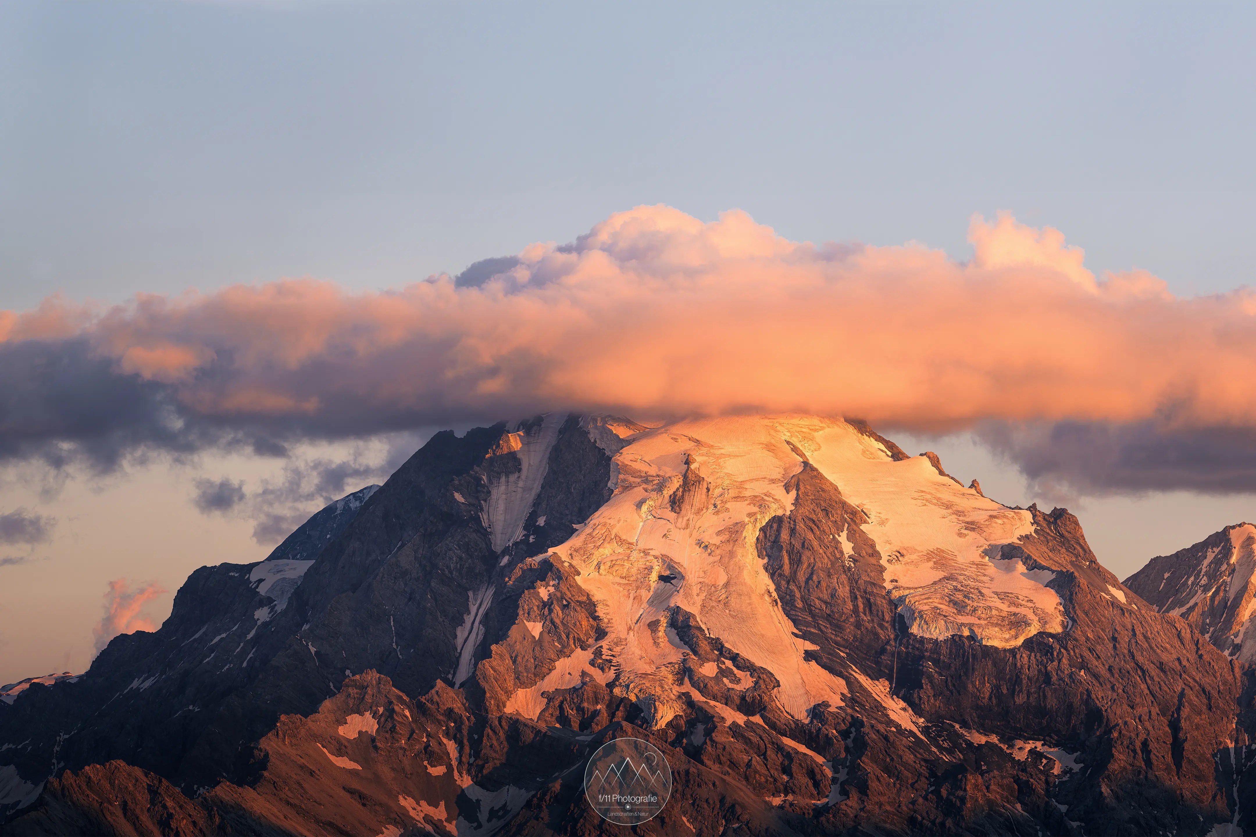 Ein Panoramabild des Ortler in Südtirol aus insgesamt 22 einzelnen Aufnahmen.