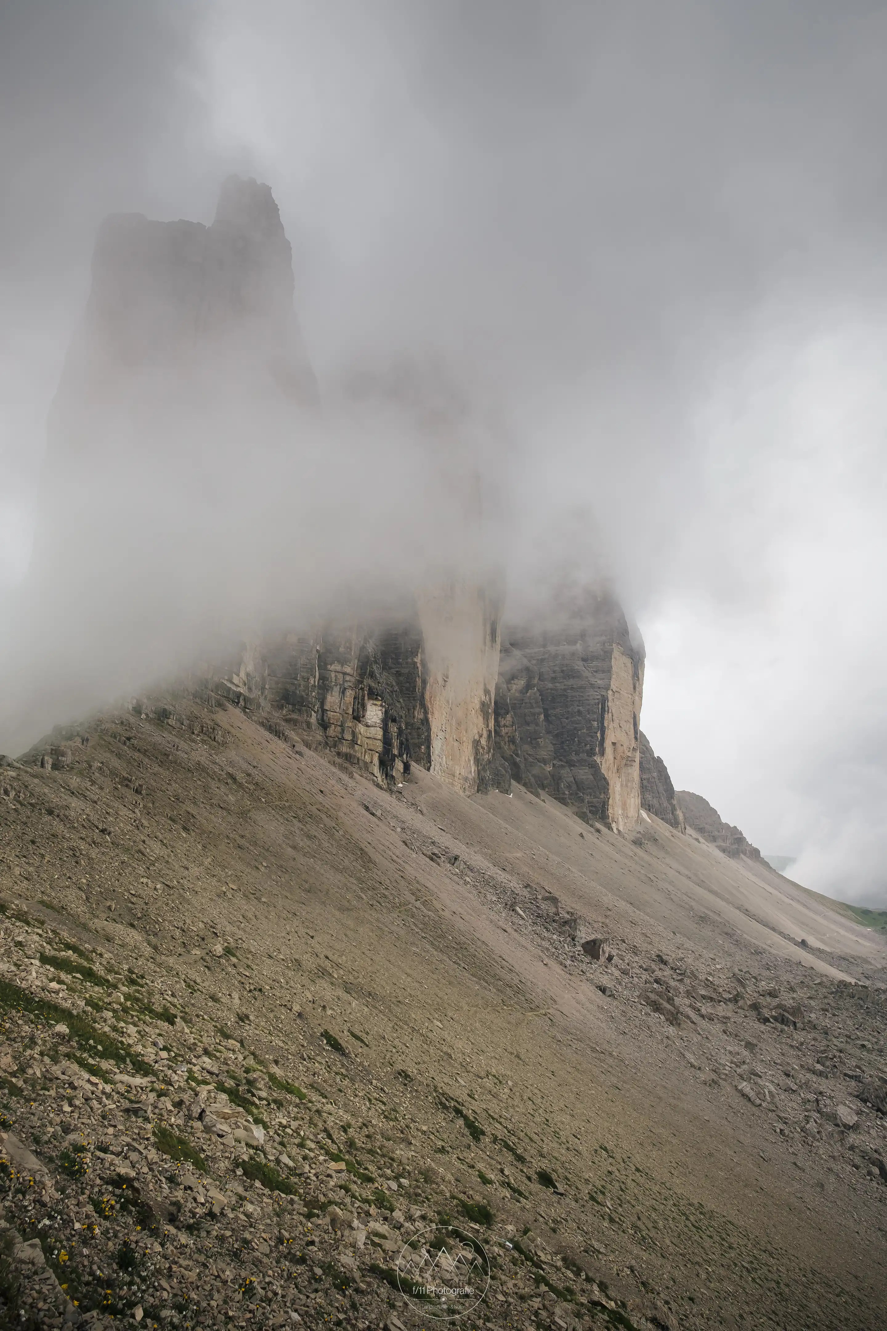 Die Nordseite der Drei Zinnen kurz unterhalb des Paternsattels.