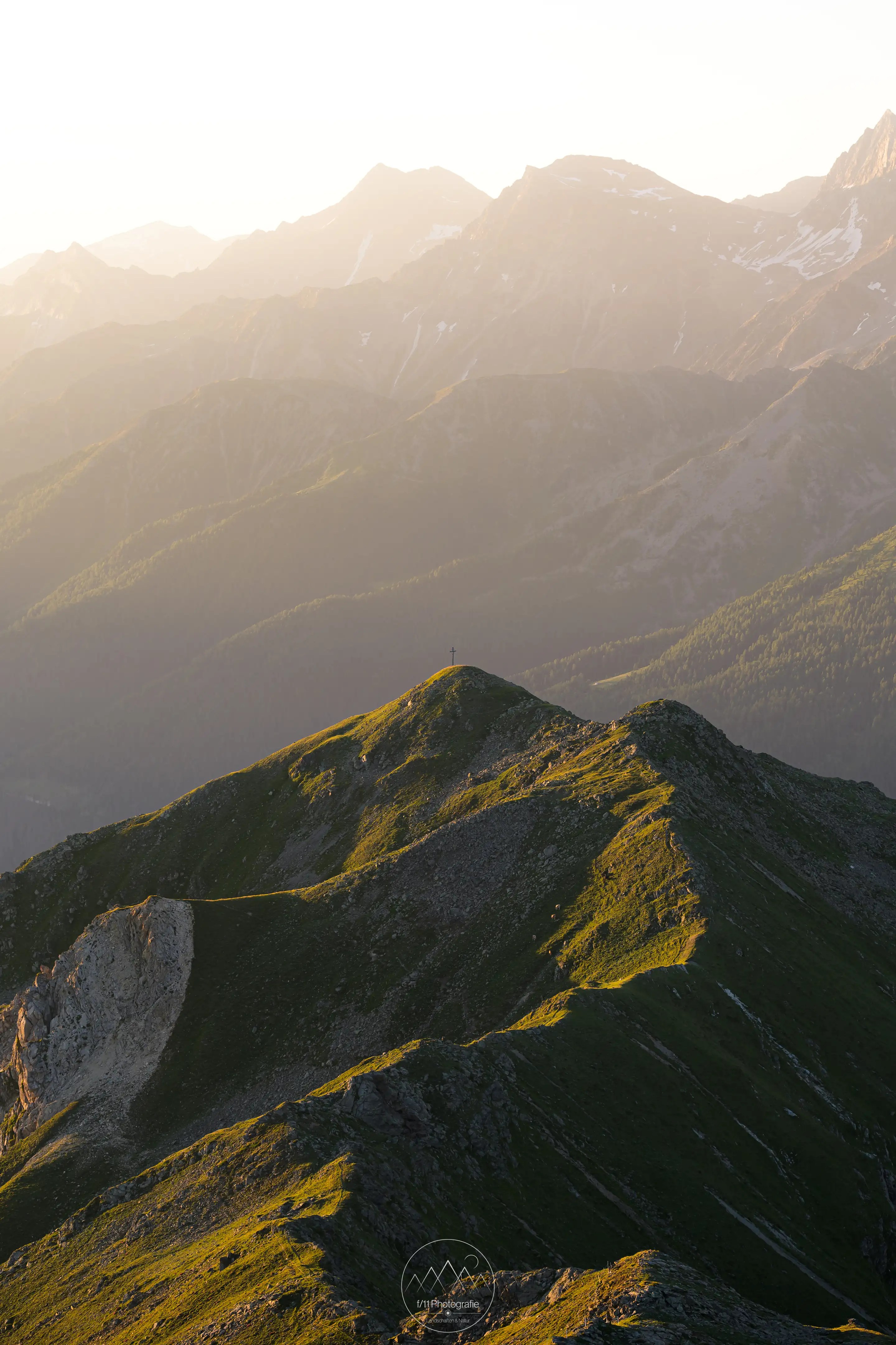 Morgenlicht an den Gipfel rund um den Piz Chavalatsch.