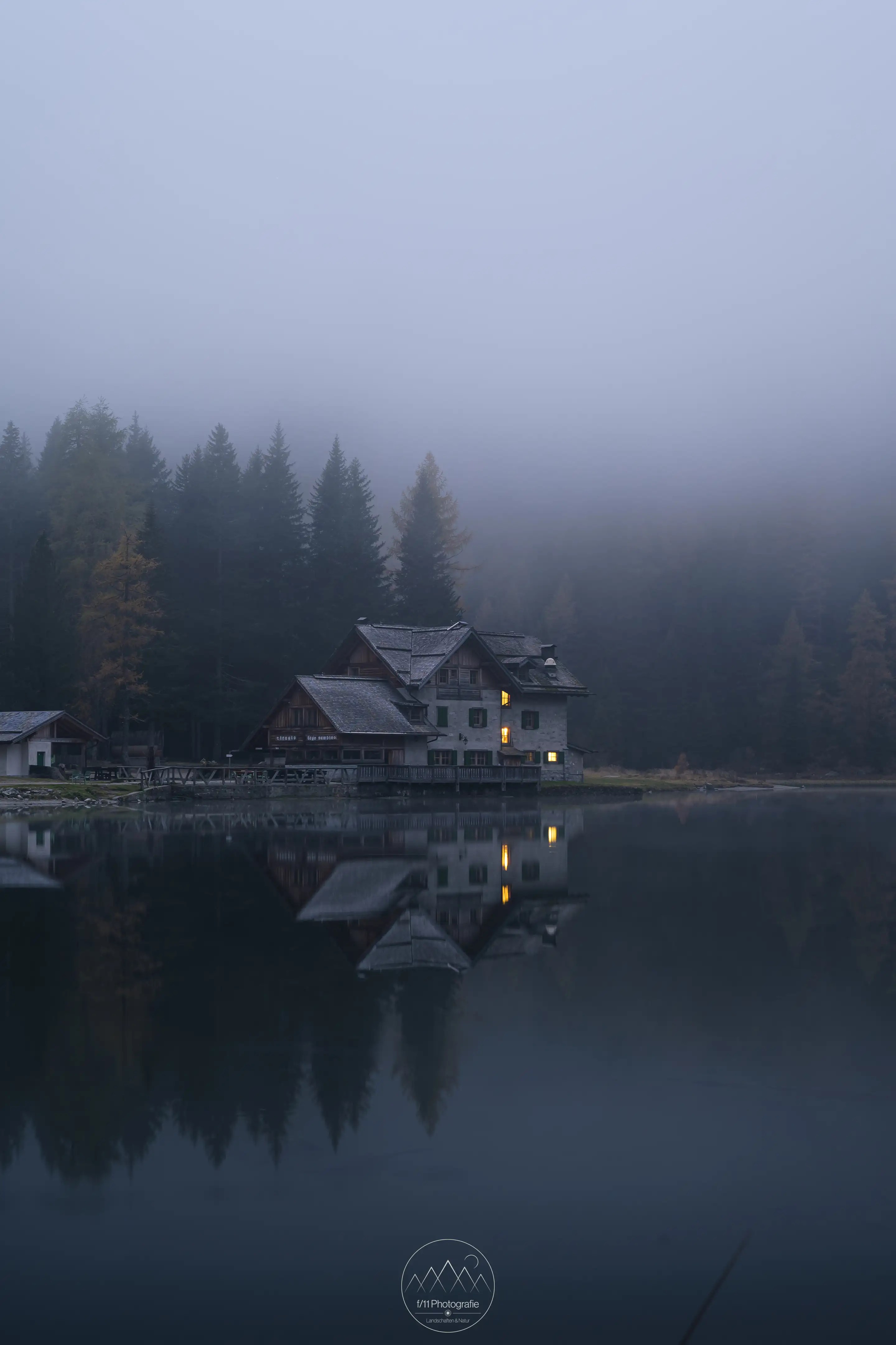 Auch zur blauen Stunde und mit recht dichten Nebel ist es ein tolles Motiv.