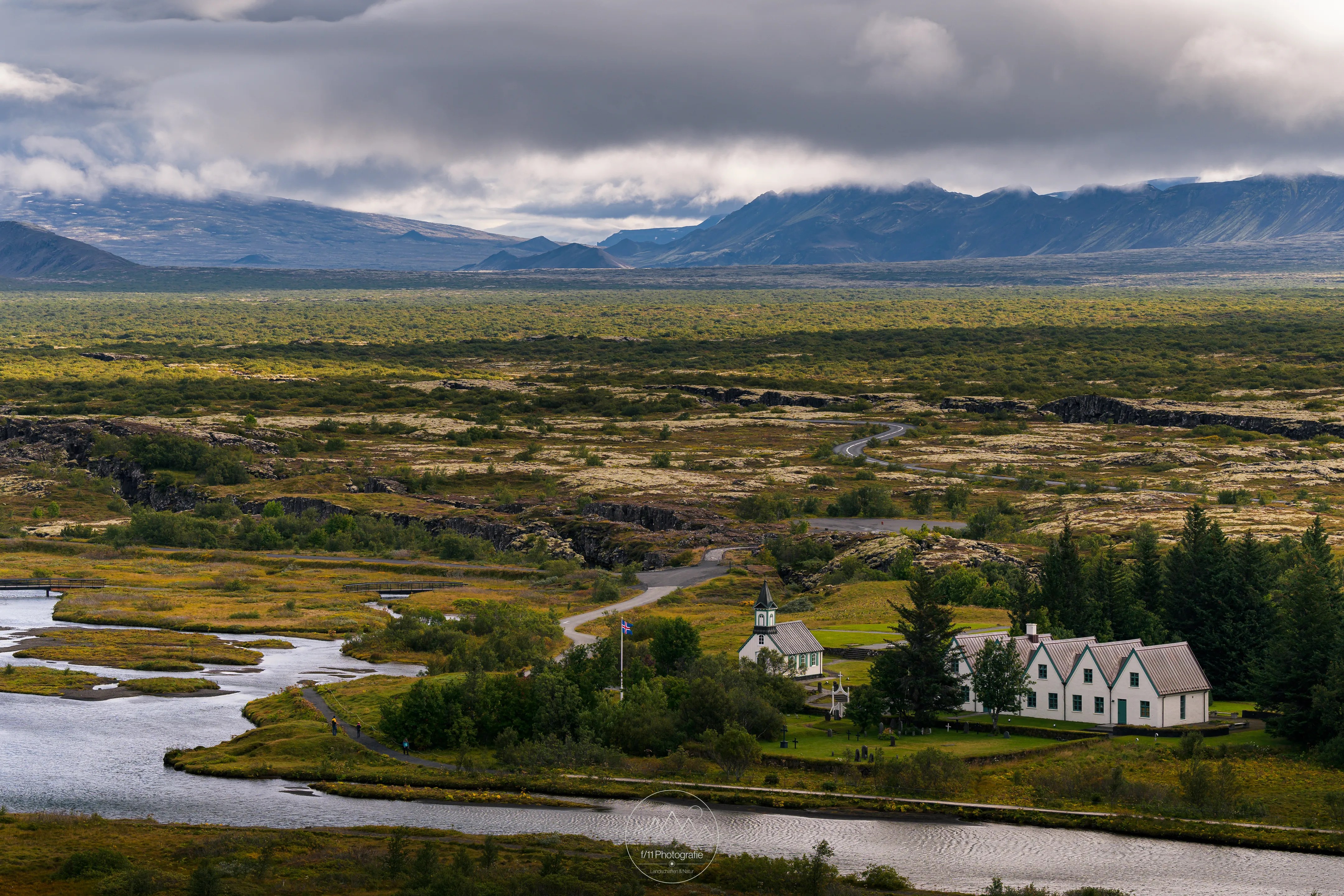 Der Blick über den Nationalpark Thingvellir zeigt eine andere Seite Islands.