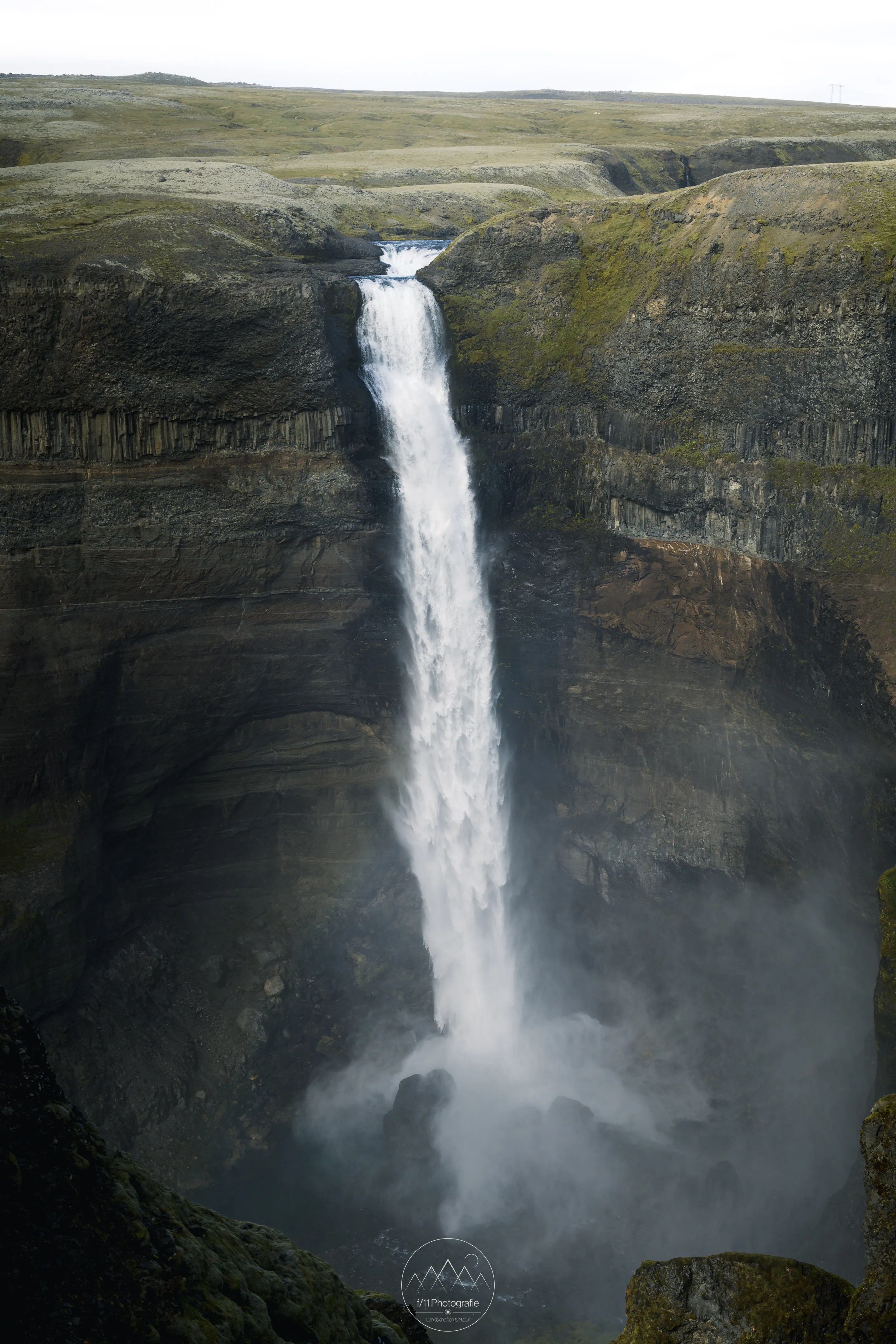 Der Háifoss ist Islands drittgrößter Wasserfall mit einer Höhe von 122 Metern.